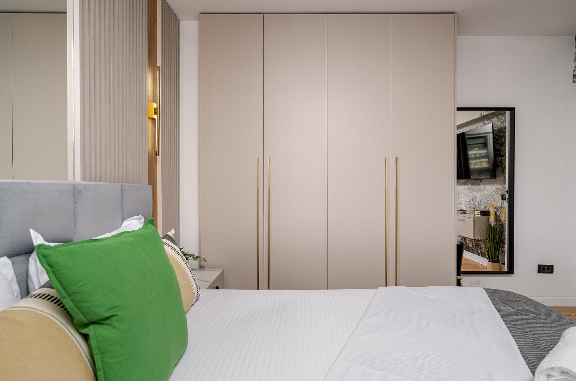 Romana Vibe Elegance In The Heart Of The City Bucareste Exterior foto